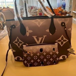 Large capacity tote bag